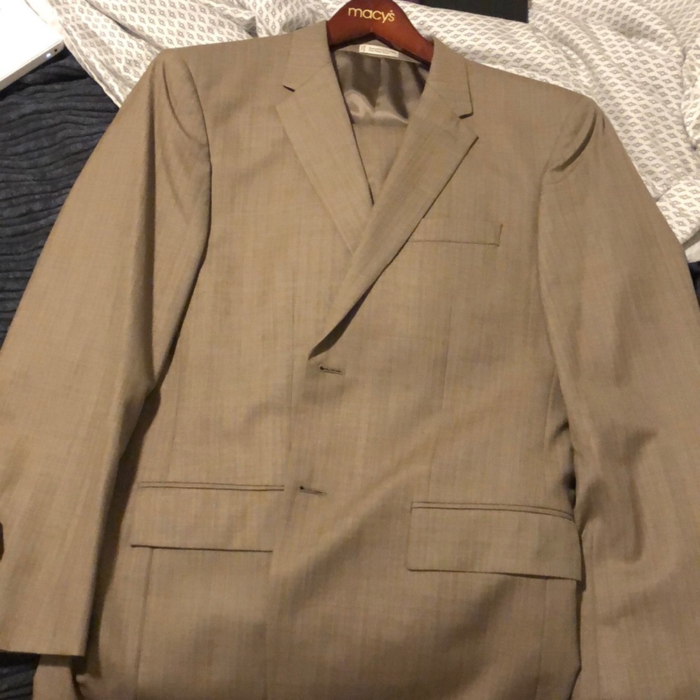 Brown Perry Ellis 2 button suite